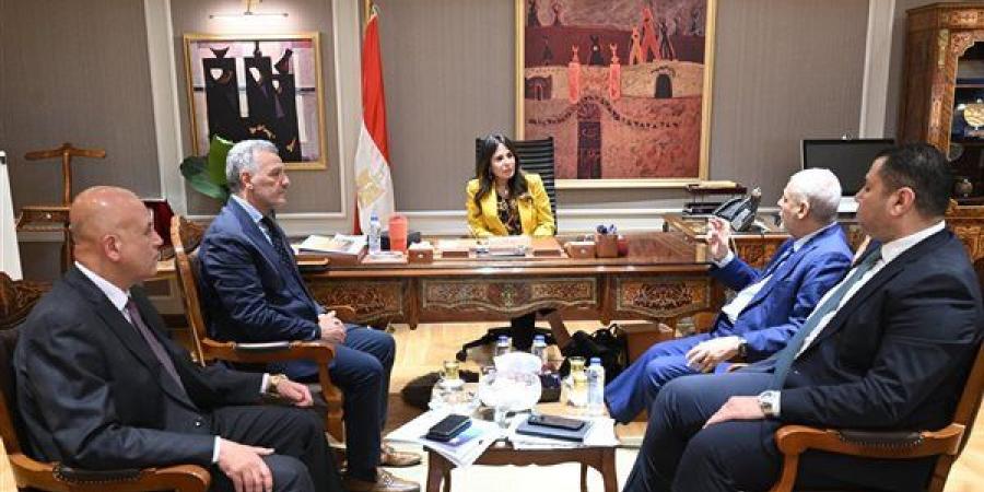 الإسكان تفتح أبواب الاستثمار أمام القطاع الخاص في مشروعات تحلية مياه البحر