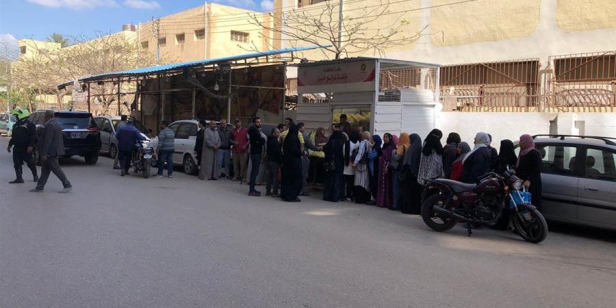 محافظ الدقهلية يتفقد منافذ بيع الخبز المدعم بالمنصورة