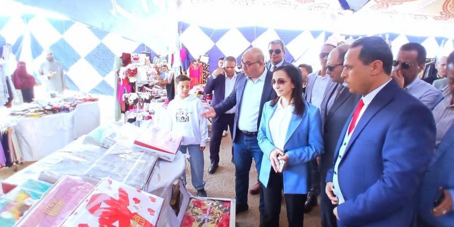 محافظ البحيرة تفتتح منفذًا سلعيًا بالنوبارية لدعم المواطنين وضبط الأسعار