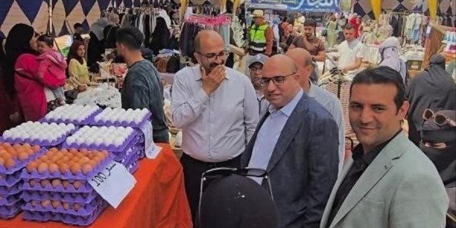 إقبال كثيف على سوق اليوم الواحد "ضد الغلاء" بالنوبارية الجديدة