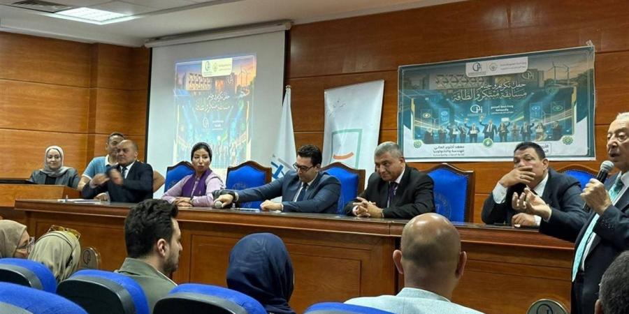 مشاركة برلمانية في تكريم الموهوبين وتشجيع الابتكار داخل المؤسسات التعليمية