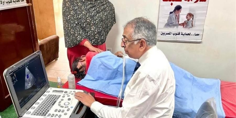 قافلة "حياة كريمة" الطبية تنجح في فحص أطفال "ذوي الهمم" بقرية شرشابة بالغربية