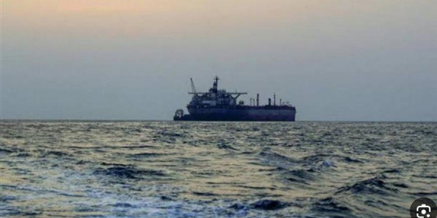 معاناة شركات التأمين.. 1600 سفينة عالقة في مضيق هرمز
