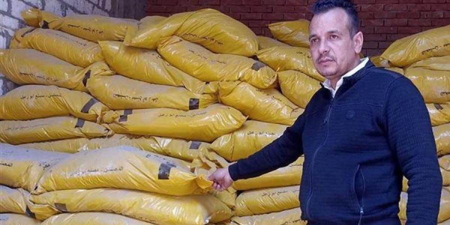 تموين البحيرة يضبط 100 شيكارة أسمدة مجهولة المصدر