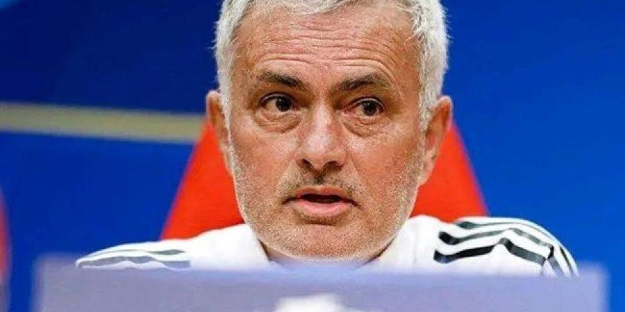 سبعة نجوم على قائمة الرحيل.. مورينيو يجهز “ثورة” منتظرة داخل ريال مدريد