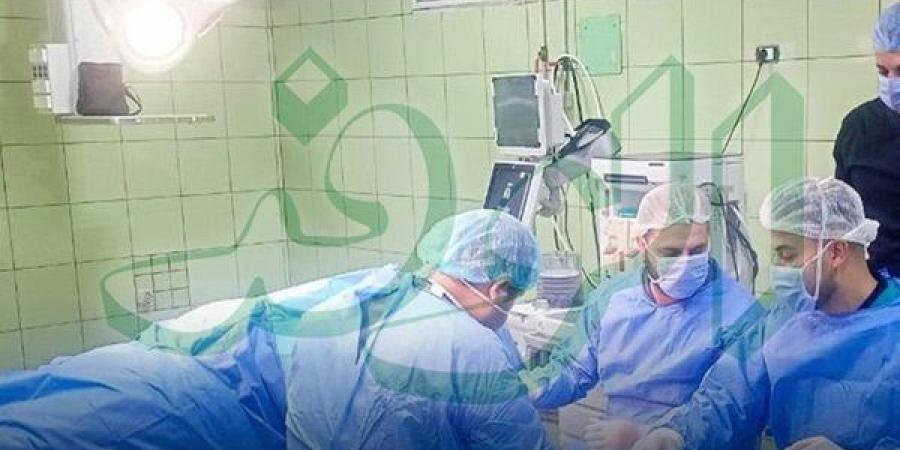 جراحة عاجلة بمستشفى شبراخيت المركزي تنقذ مُسنًا من مضاعفات خطيرة بالأمعاء الدقيقة