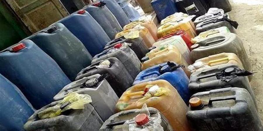 مباحث دراو.. ضبط 12 متهم و12سيارة محملة سولار بشكل غير شرعي بأسوان