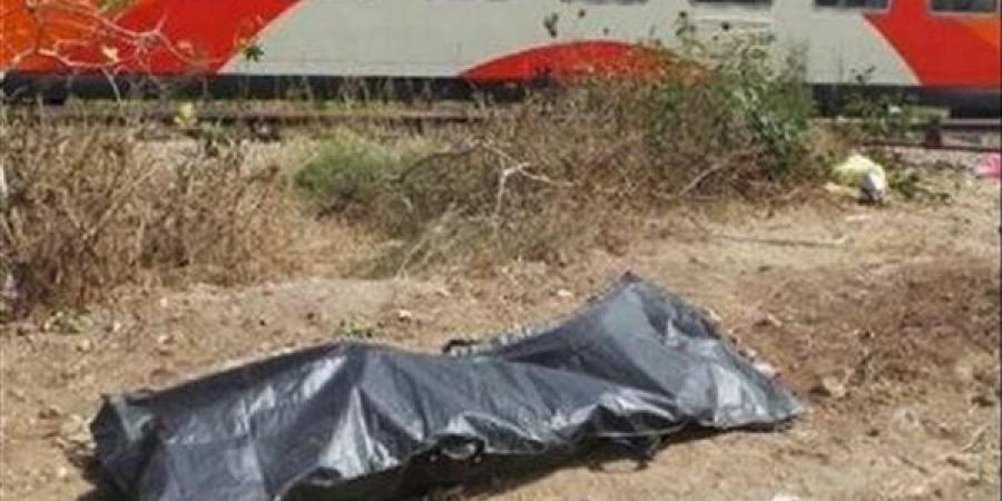 مصرع شخص أسفل عجلات قطار في أسوان