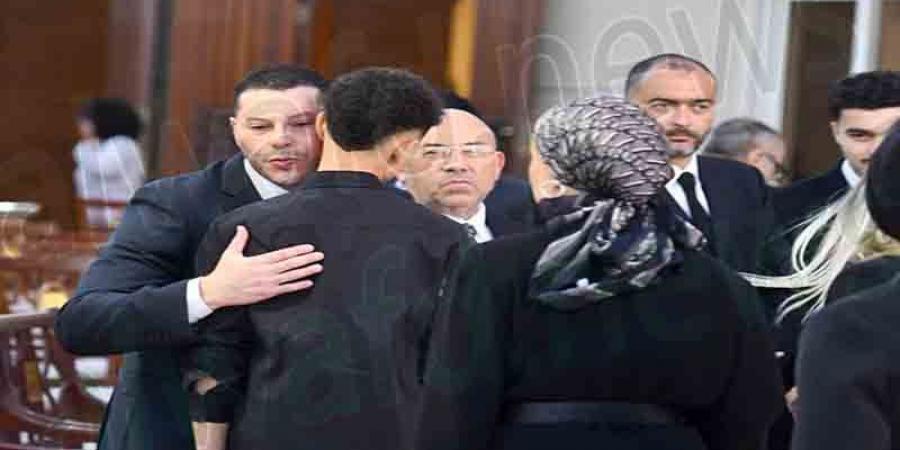 هتيجي تشوفي إيه؟.. نبيلة عبيد تكشف كواليس زيارتها لهاني شاكر في باريس