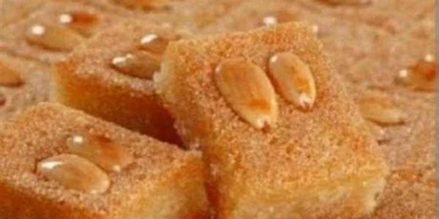 البسبوسة بالسميد والزبادي.. حلوى شرقية بطعم أصيل وخطوات سهلة
