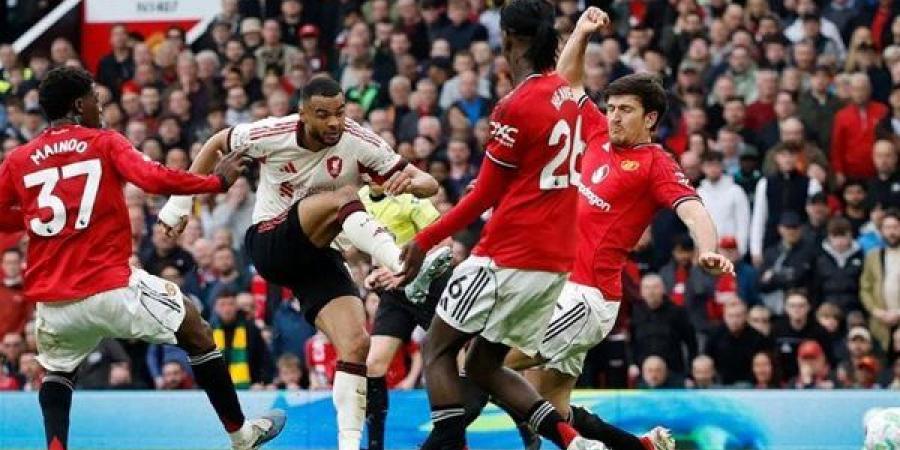 مانشستر يونايتد يتعثر أمام سندرلاند في الدوري الإنجليزي