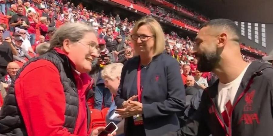 شاهد .. ماذا فعل محمد صلاح قبل مواجهة ليفربول وتشيلسي ؟