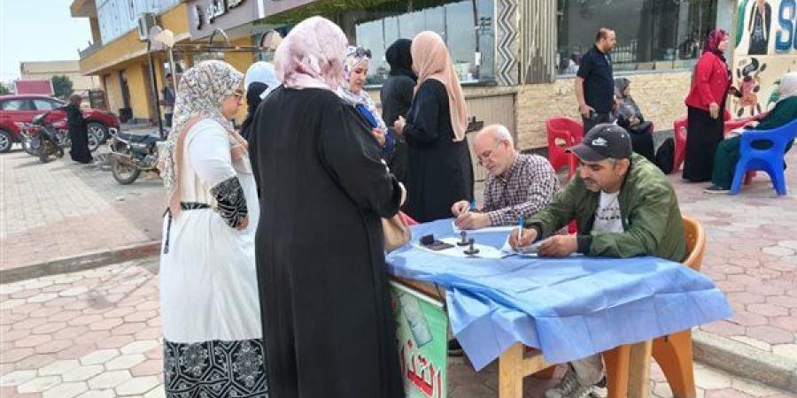 «حياة كريمة» تصل أهالي أبوحماد بقافلة طبية شاملة