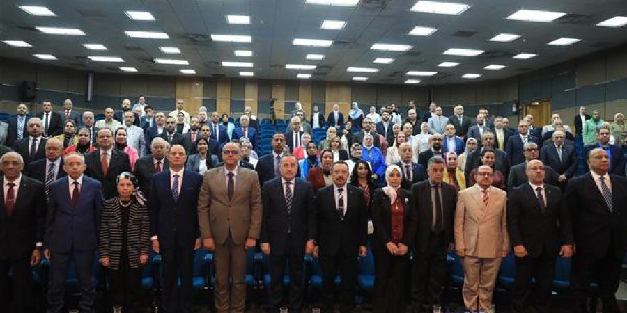 وزير التعليم العالي ومحافظ الإسكندرية يفتتحون مشروعات صحية كبرى بجامعة الإسكندرية