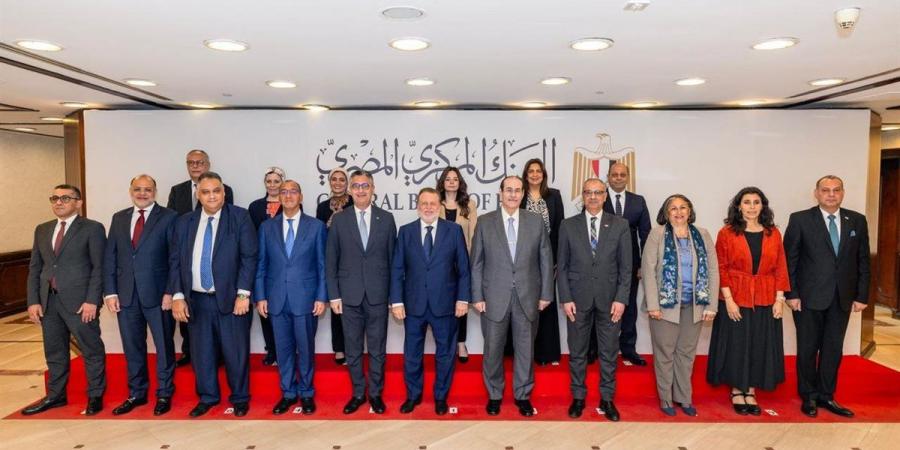 المركزي يوقع اتفاقية تتيح للقطاع المصرفي الاستعلام عن السجل التجاري