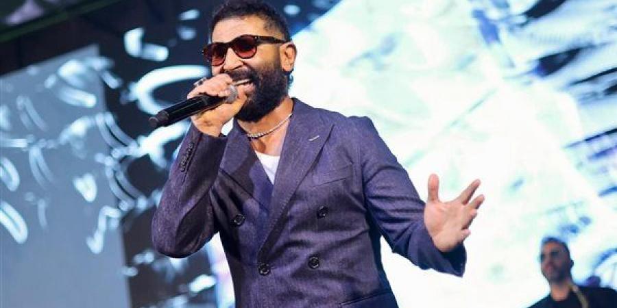 أول ظهور لـ أحمد سعد بعد طلاقه الثالث.. مزاح وغناء في حفل مدينتي