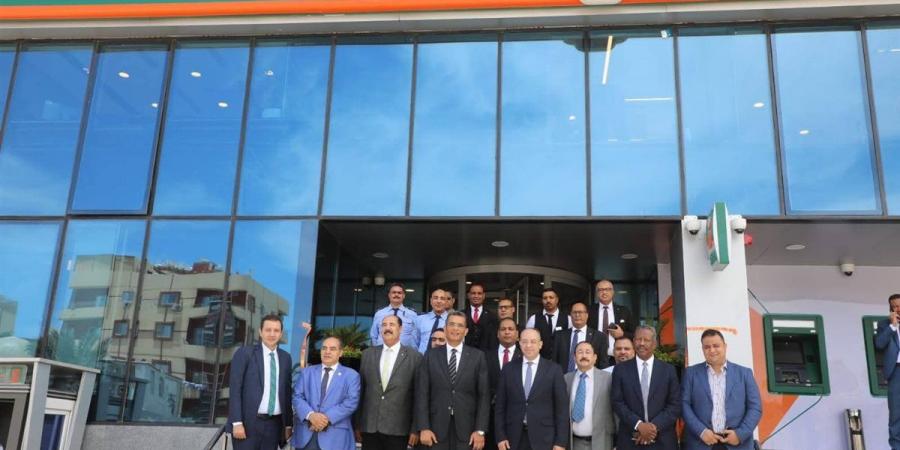 بتجهيزات خاصة لكبار السن وذوي الاحتياجات الخاصة.. افتتاح فرع البنك الأهلي الجديد بالغردقة