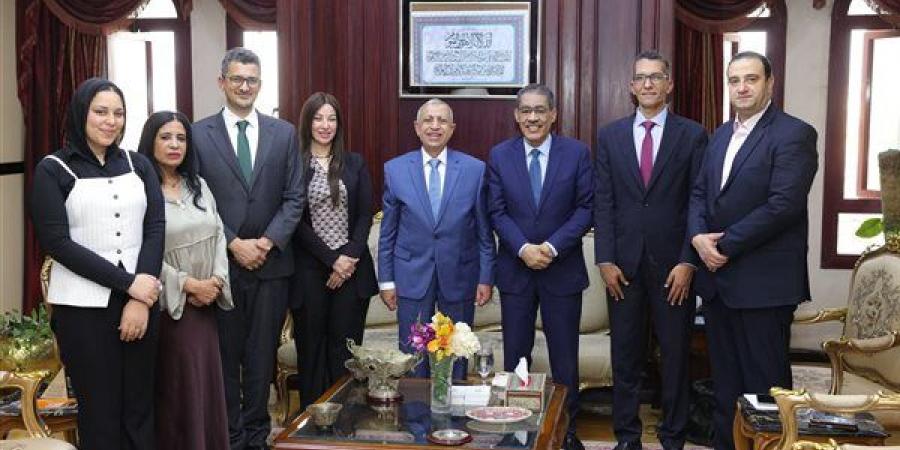 وزير الإعلام ورئيس الأكاديمية العربية يبحثان تطوير التعليم الإعلامي الرقمي والذكاء الاصطناعي