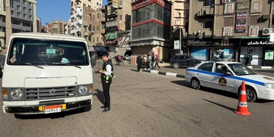 تمركزات مرورية مكثفة بشوارع مدن ومراكز الشرقية لتحقيق السيولة والانضباط المروري