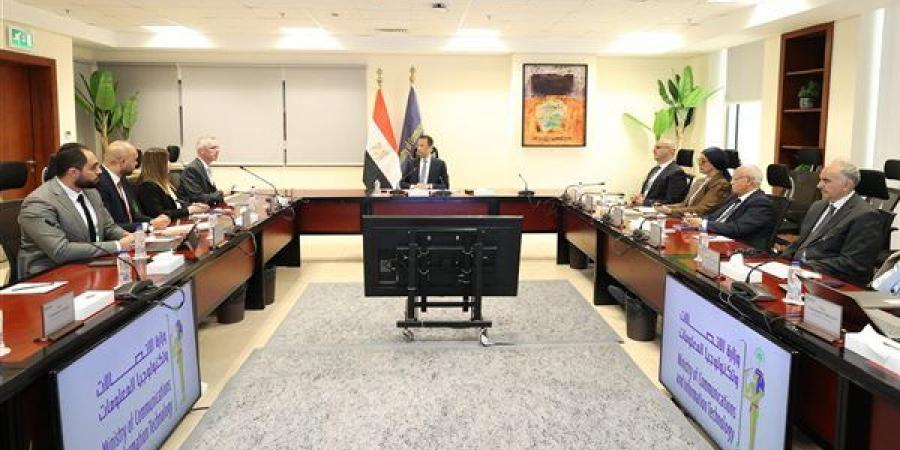 وزير الاتصالات يبحث مع إريكسون التوسع في مصر وتعزيز بناء القدرات الرقمية