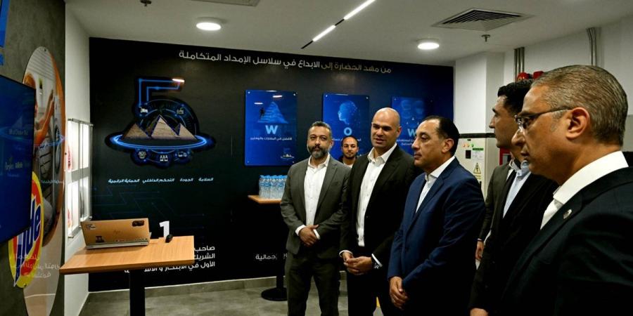 رئيس الوزراء يتفقد توسعات مصنع شركة بروكتر آند جامبل مصر