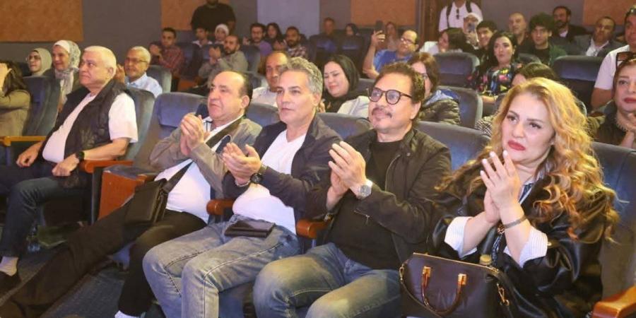 حضور لافت لنجوم الفن والإعلام في عرض متولي وشفيقة