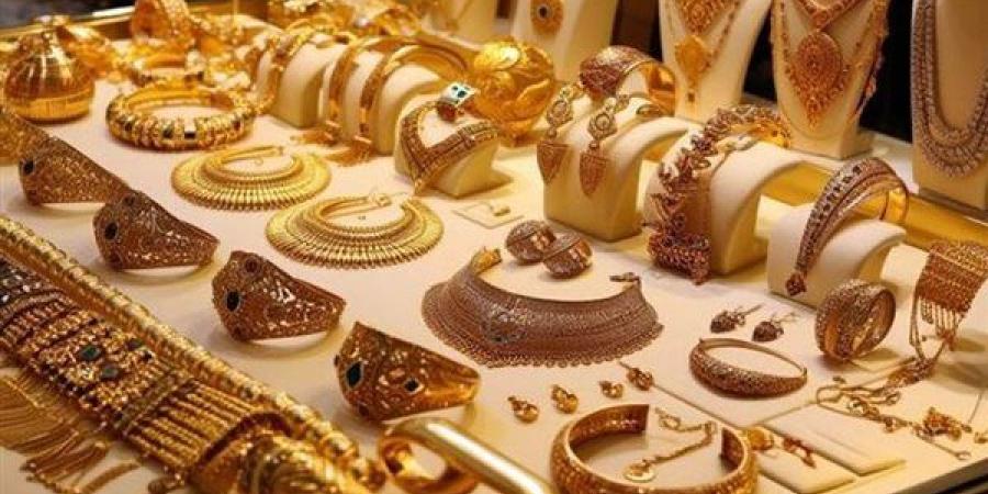 عاجل.. الذهب يحافظ على مكاسبه.. وعيار 24 يسجل 8004 جنيهات