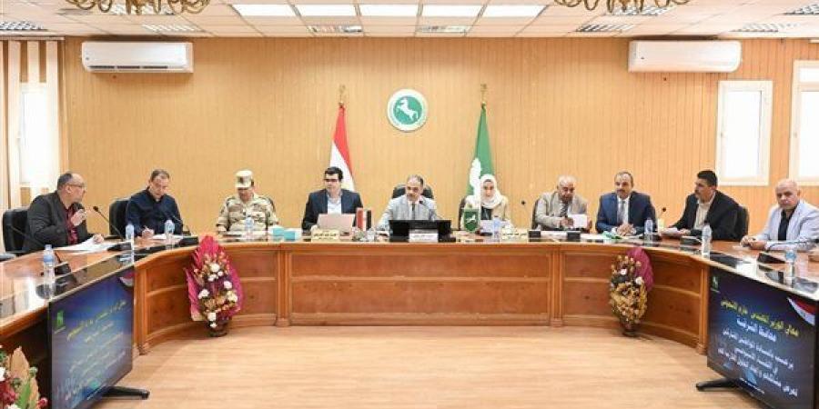 10 فرص عمل ودعم اجتماعي وعلاجي خلال لقاء المحافظ الأسبوعي بالمواطنين بالشرقية