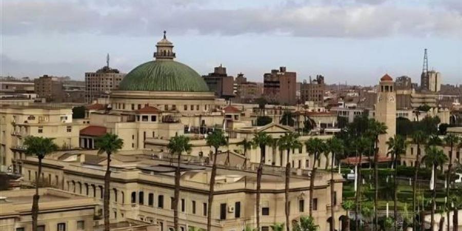 استعدادات مبكرة لبدء امتحانات نهاية الفصل الدراسي الثاني في جامعة القاهرة
