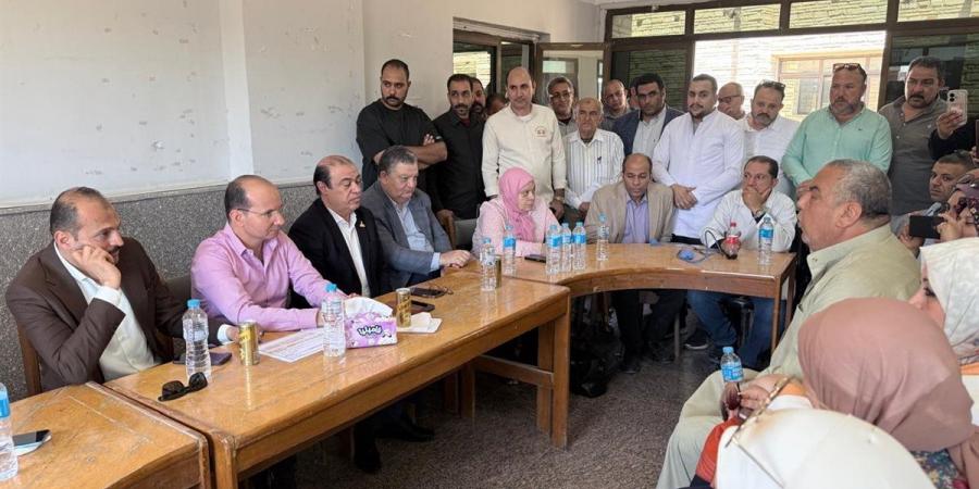 وكيل صحة الدقهلية يناقش تحسين الخدمة الطبية بمستشفى ميت سلسيل
