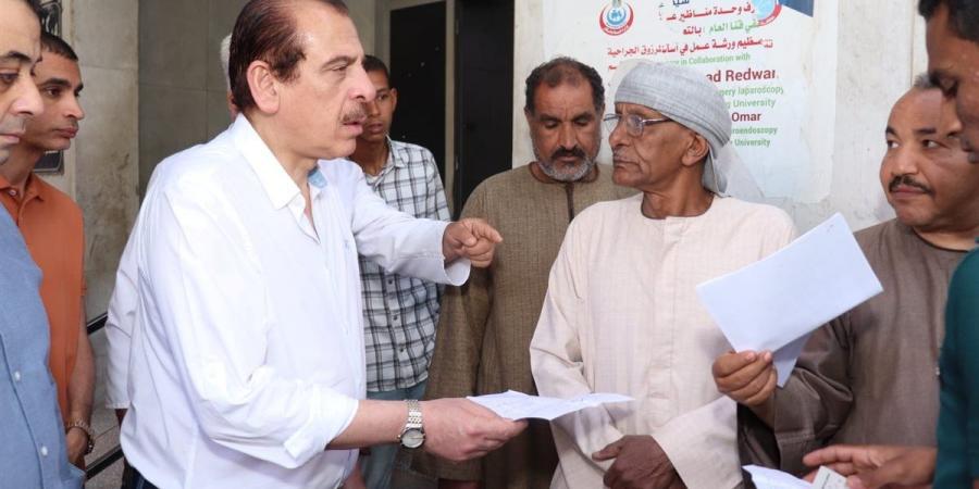 إحالة أطباء بمستشفى قنا العام للتحقيق.. ومنح مكافآت مالية للمنشآت والفرق الطبية المتميزة
