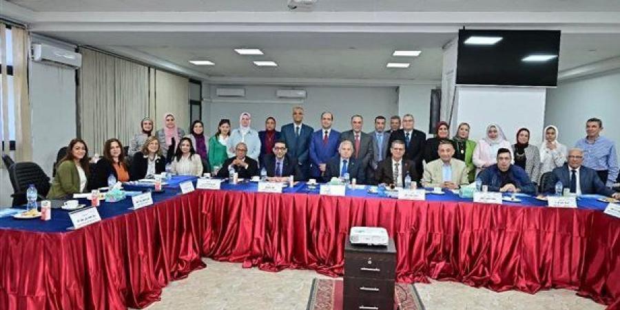 جامعة الإسكندرية تواصل تطوير برامجها الأكاديمية وربطها بسوق العمل