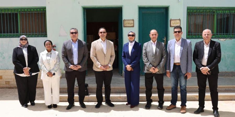 محافظ الوادي الجديد تستقبل مدير صندوق مكافحة الإدمان لتعزيز الجهود المشتركة