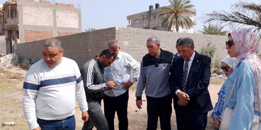 مدير تعليم البحيرة فى جولة ميدانية على عدد من المواقع التعليمية بإدارتى إدكو ورشيد