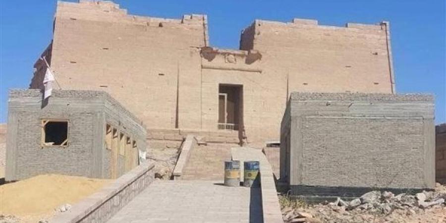 وزير السياحة يوقف أعمال المنشآت الخدمية بمحيط معبد كلابشة ويشكل لجنة عليا للمعاينة