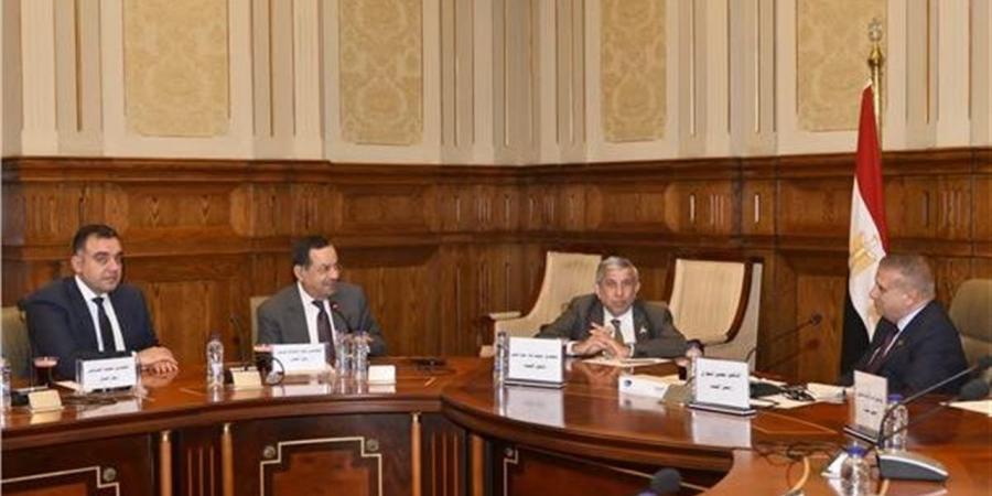 زراعة الشيوخ توصي بتدريب المزارعين على استخدام الميكنة الزراعية