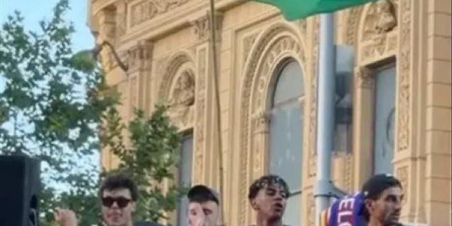 بعد رفعه علم فلسطين باحتفالات برشلونة.. الإعلام العبري: يجب محاسبة لامين يامال