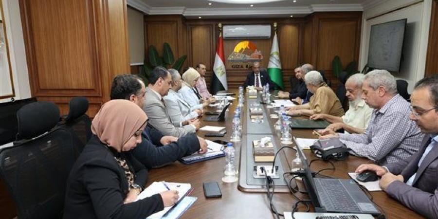 محافظ الجيزة يتابع معدلات تنفيذ مشروعات الصرف الصحي بكفر طهرمس