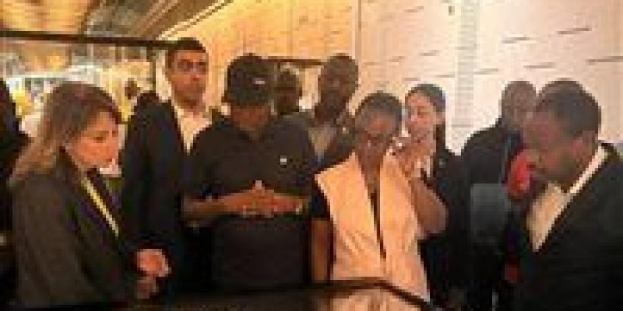 رئيس وزراء جمهورية بوروندي وحرمه يزوران المتحف المصري الكبير