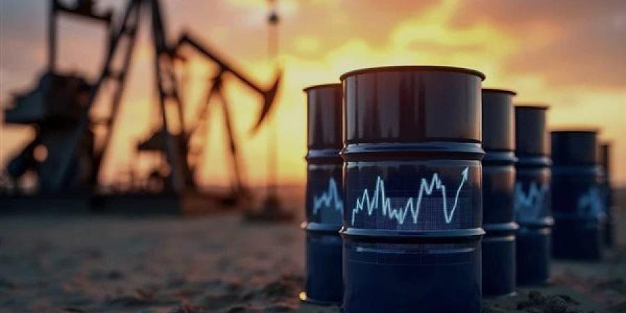 انخفاض أسعار النفط وسط ترقب المستثمرين لتطورات الصراع في الشرق الأوسط