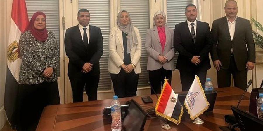 جامعة عين شمس تناقش رؤية مستقبلية لتعزيز دور مركز تعليم الكبار