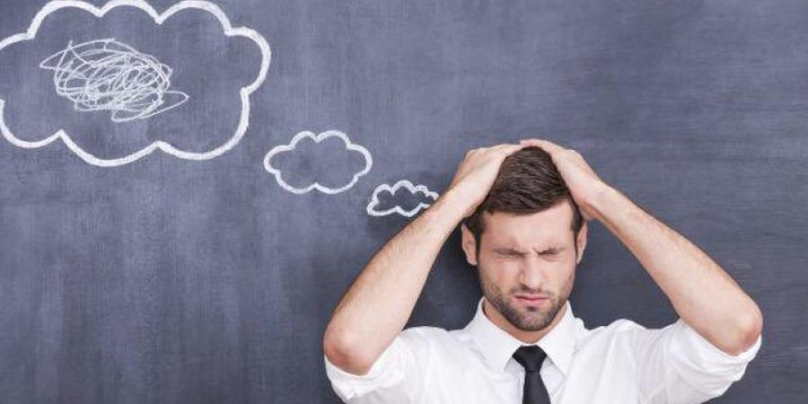 النسيان المتكرر لدى الشباب.. عادات يومية تضعف التركيز والذاكرة