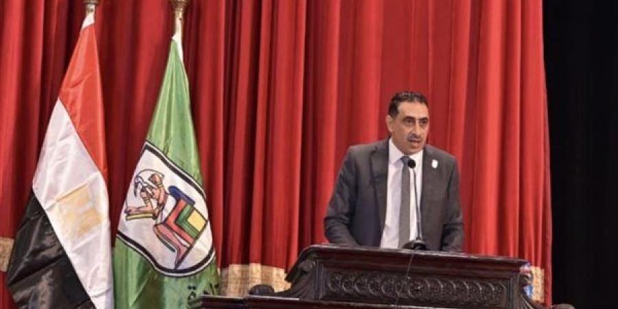 نائب رئيس جامعة القاهرة: يجب إعادة النظر في فلسفة التعليم الجامعي باستمرار