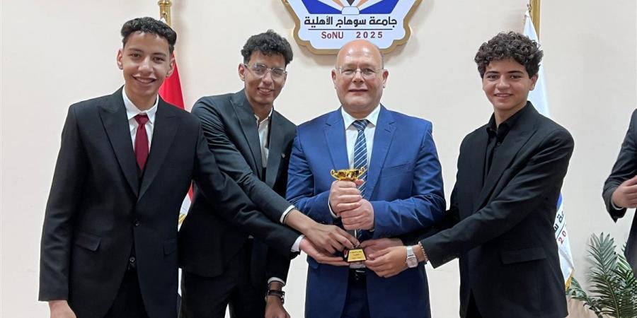 النعماني يُتوج كلية الهندسة بلقب الموسم الأول من "عباقرة جامعة سوهاج الأهلية"