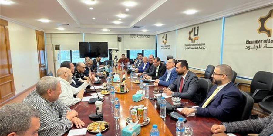 شُعب الأحذية والمصنوعات الجلدية ومستلزمات الإنتاج تبحث مع رواد الصناعة تحديات القطاع وخطط تطويره