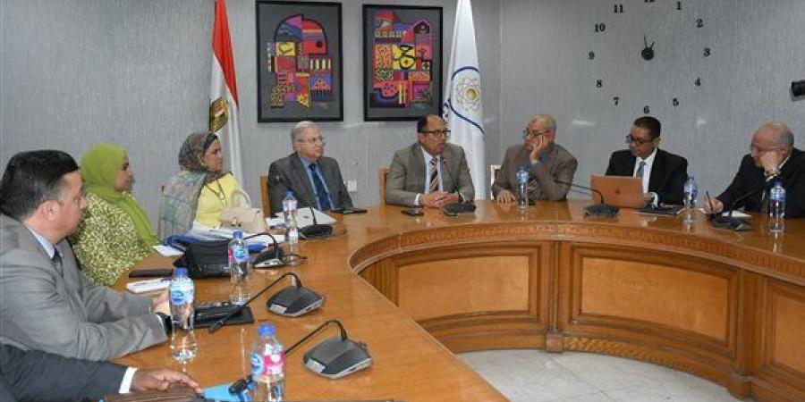 جامعة العاصمة تناقش تحديث البرامج الأكاديمية ودعم البحث العلمي