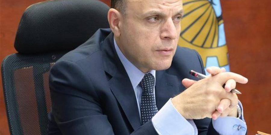 محافظ الغربية يتفقد المنطقة الأزهرية ويشيد بدور الأزهر الشريف