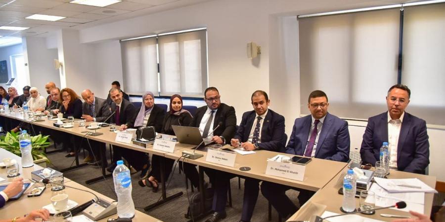 مائدة مستديرة بالغرفة الأمريكية للتجارة لبحث دعم تنافسية القطاع الدوائي والتوسع في الأسواق الخارجية