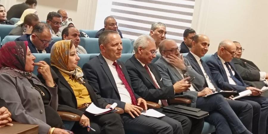 رئيس جامعة المنيا يشارك في مناقشات لجنة التعليم والبحث العلمي بمجلس النواب