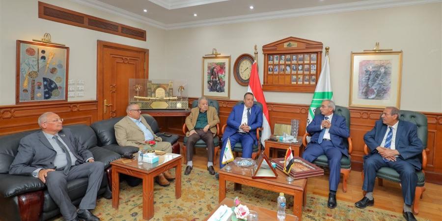 نقيب المهندسين يبحث تعزيز التعاون المشترك مع وفد نقابة مهندسي الأردن